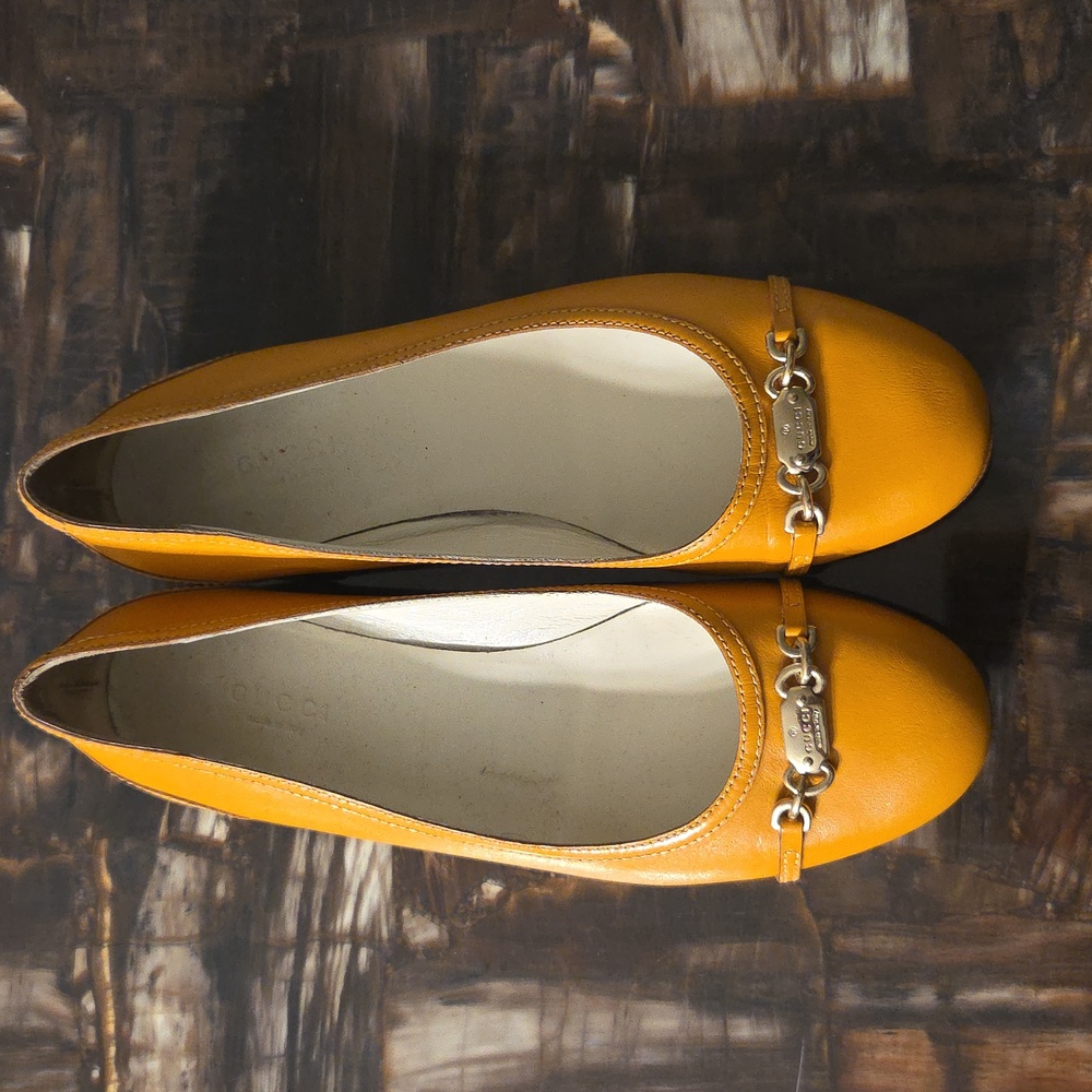 Gucci flat size 36.5